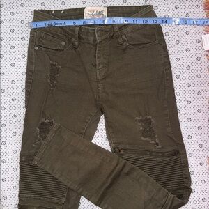 🛍 Women’s Stretch Jeans size 5 Juniors measurements shown in pictures 🛍